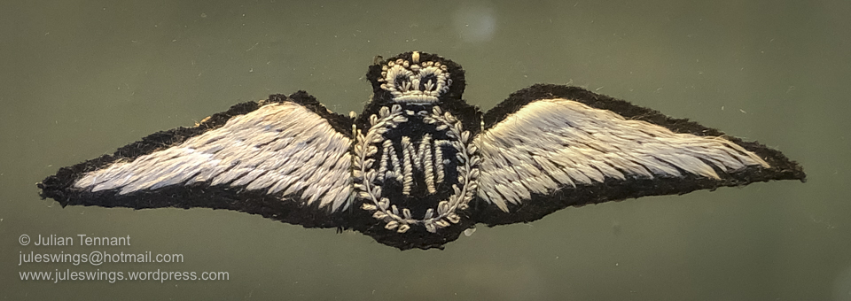 First pattern Australian Flying Corps pilots badge, authorised by M.O. 801/1915 on 21st December 1915 and often referred to as the AMF (Australian Military Forces) wing. Photo: Julian Tennant
