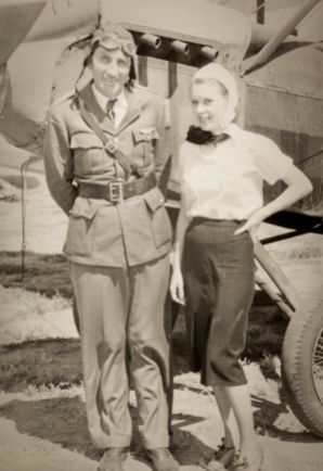 Birdie Draper and her co-performer, Captain F. F. (Bowser) Frakes.. Image courtesy the San Diego Air and Space Museum's Library & Archives