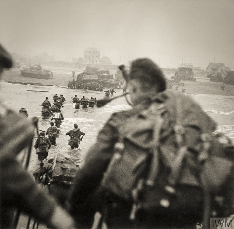 D-DAY - BRITISH FORCES DURING THE INVASION OF NORMANDY 6 JUNE 19