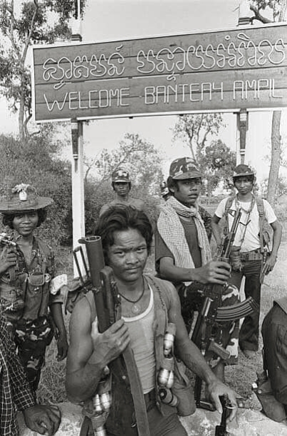Soldiers of the Khmer People’s National Liberation Front, before the battle with Vietnamese troops at Ampil, 1984. Photo: Alain Nogues